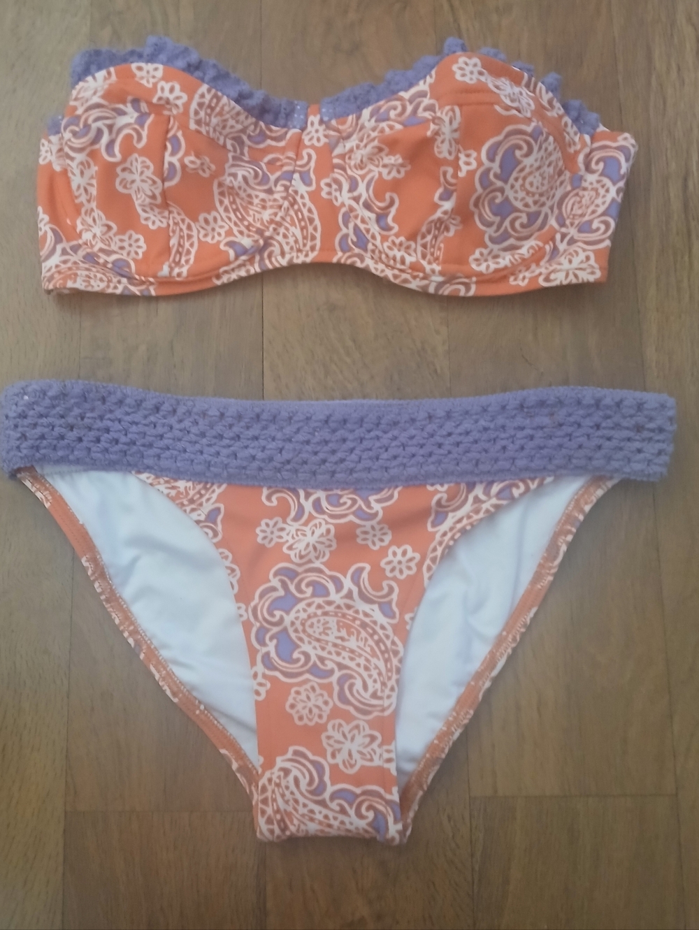NWT/ 1 SOL paisley print crochet detail bikini
